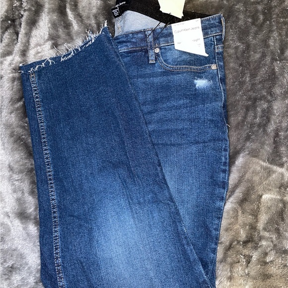 NWT Calvin Klein High Rise Straight Distressed Jeans Size 16, 18, 20 - Picture 2 of 8